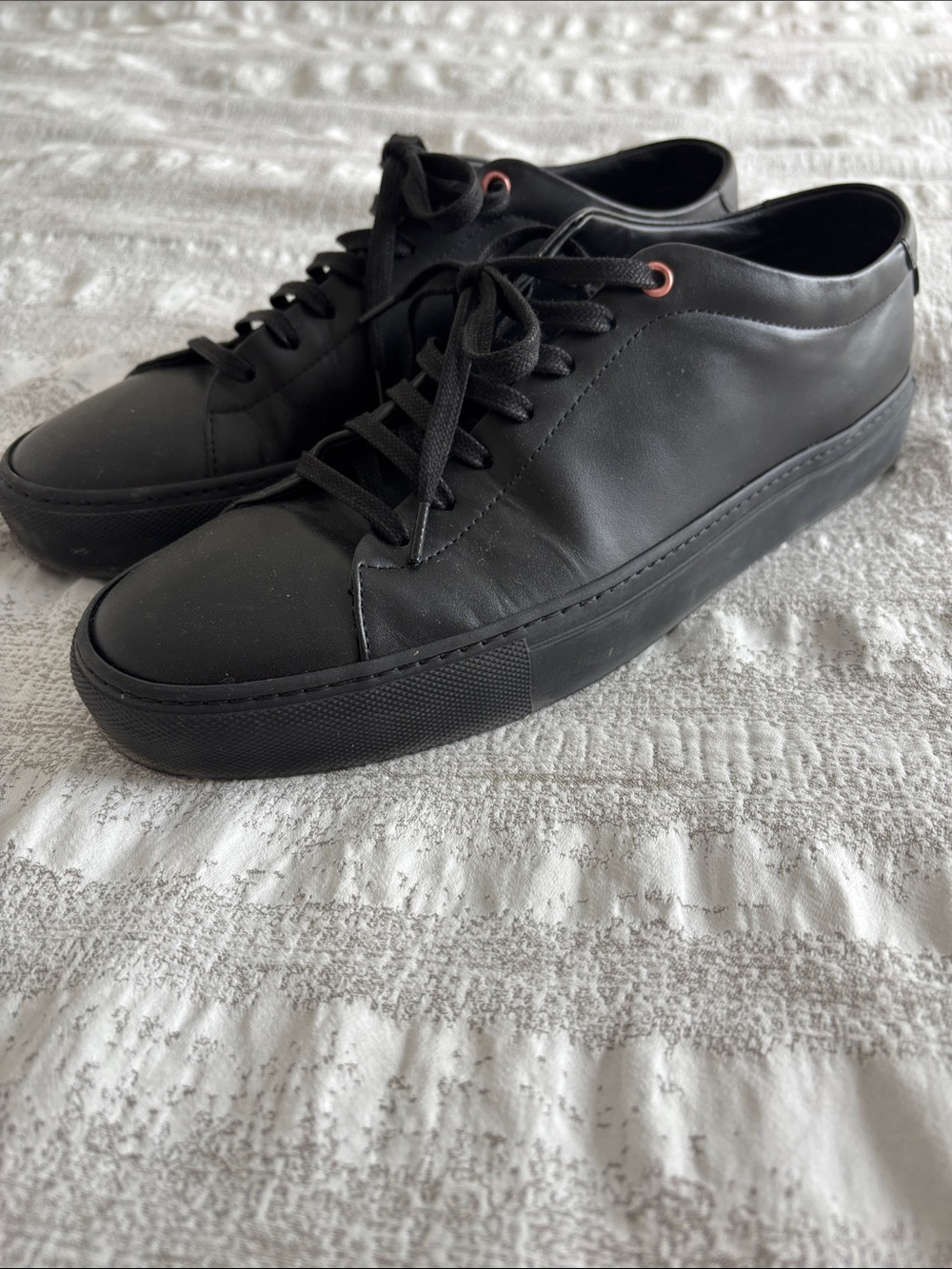 Goodman Men's Black Leather Low-Profile Lace-Up Sneakers